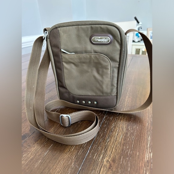 Tumi tech swing pack cross body bag - Picture 10 of 15